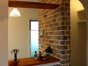 レンガ壁がアクセントになってとっても素敵ですね。