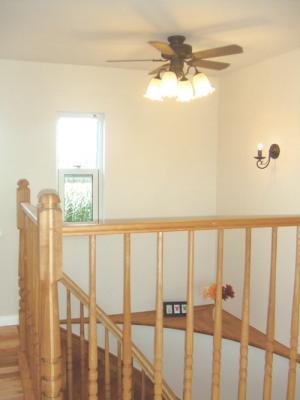 吹抜けが開放的な階段ホール。